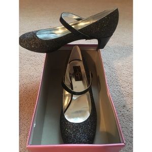 Jessica Simpson - Low Heeled Evening Shoe